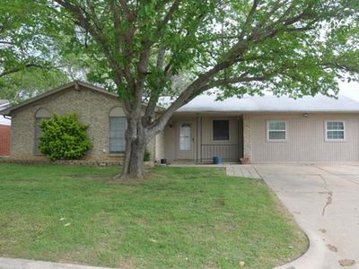 330 NE Michael Dr, Burleson, TX, 76028