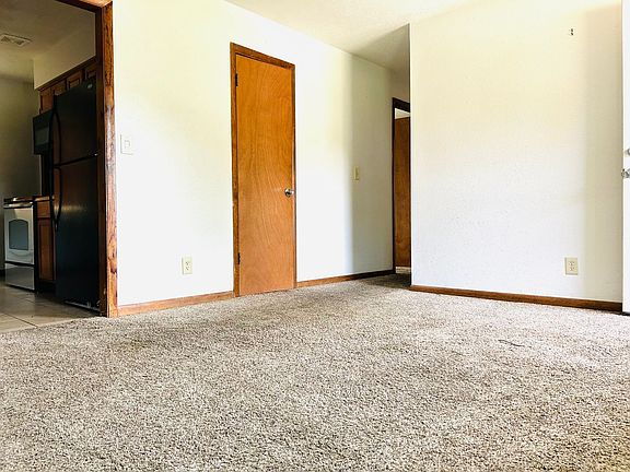 3rd image of 1301 Johnson Dr