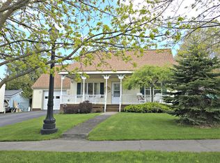 291 McCann St, Saint Ignace, MI 49781