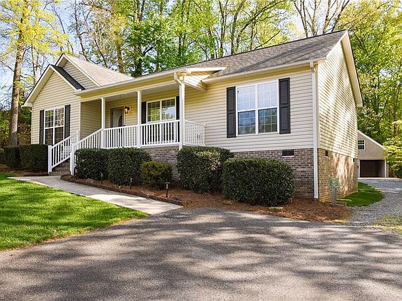 2nd image of 117 Forest Dr
