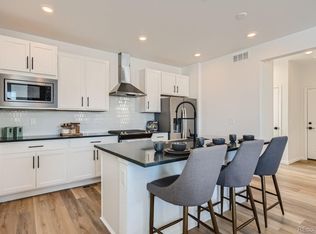 328 N Geneva St, Aurora, CO 80010