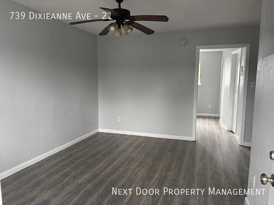 In Unit Washer/Dryer or Forced HVAC you choose! Updated interior - must see! Become the newest ne... — Photo 3