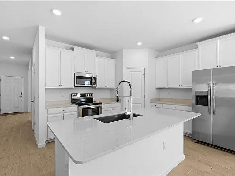 100 Lake Sinclair St — Photo 17