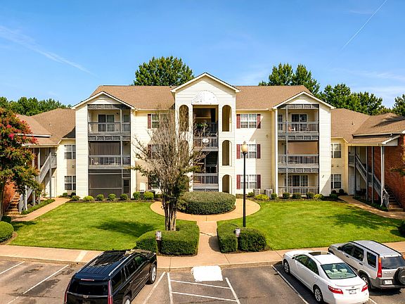 2nd image of 131 Wexford Dr Unit 301