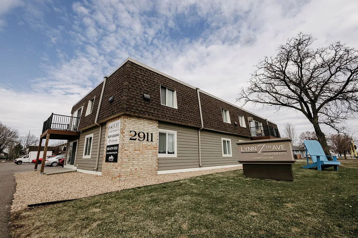 Building Photo - Pointe Apartments