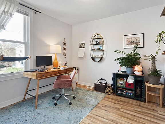 4th image of 1633 N Campbell Ave #2