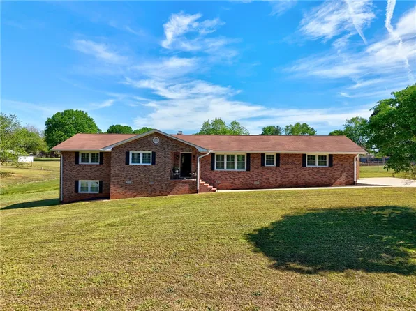 105 Lowry Rd, Anderson, SC 29621