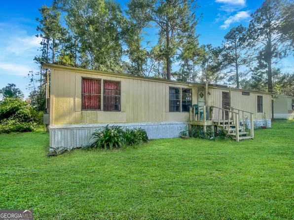 1019 Boston St, Metter, GA 30439