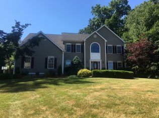 104 Johnson Pond Ln, Westbrook, CT 06498