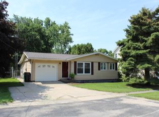 345 E Dale St, Somonauk, IL 60552