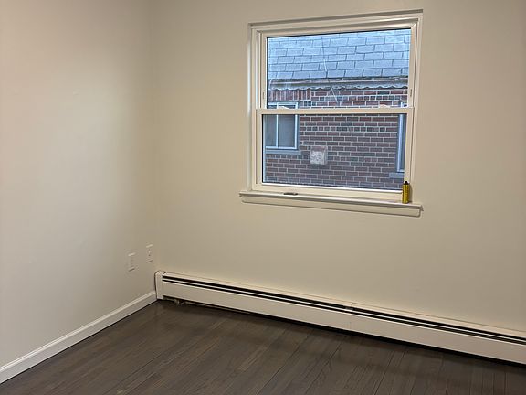 5th image of 1324 Vreeland Ave Unit 2