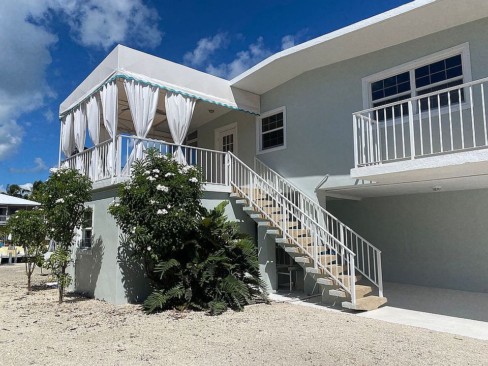  covered front porch
