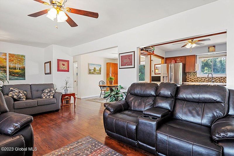 4th image of 5 Bickford Lane