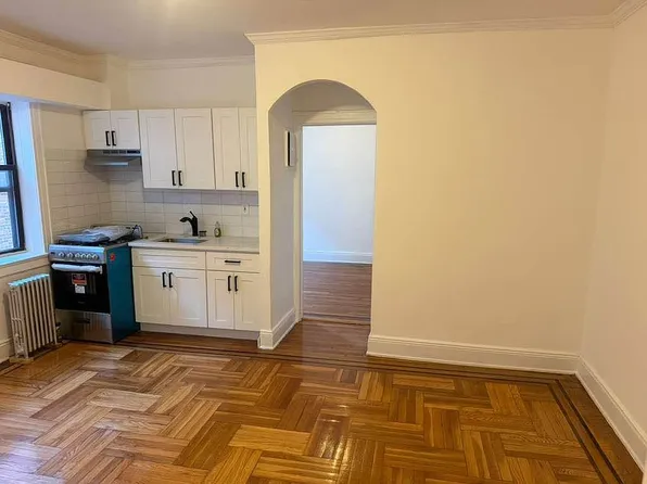6140 Saunders St APT D24, Rego Park, NY 11374
