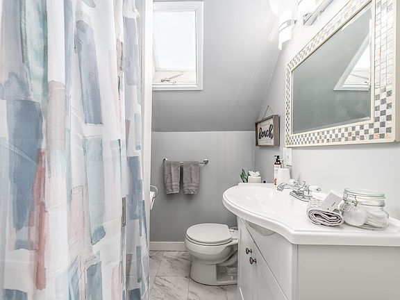 4th image of 66 Washington Ave #4