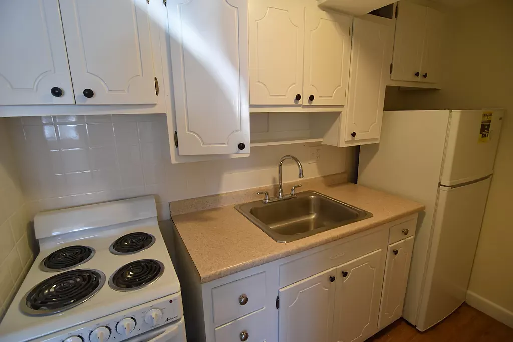 1 bed, 9999 sqft, $2,100 — Photo 1