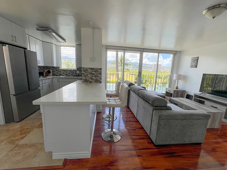 2355 Ala Wai Blvd #503 — Photo 2