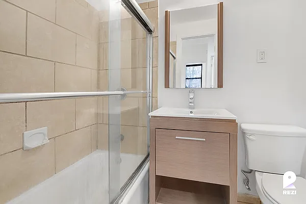 Rented by REZI | media 12