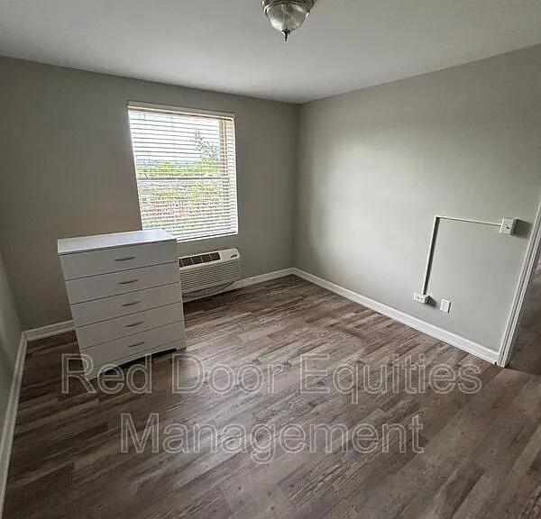 123 N Broad St #502 — Photo 8