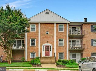 3961 Lyndhurst Dr APT 303, Fairfax, VA 22031