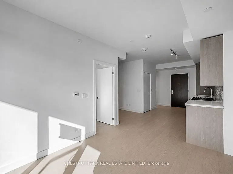 160 Kingsway Cres #703 — Photo 9