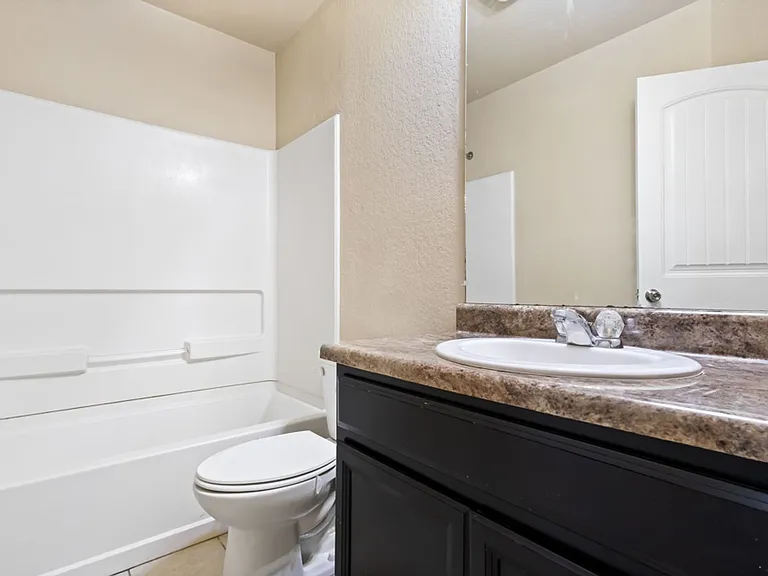1533 Redbridge Dr — Photo 22