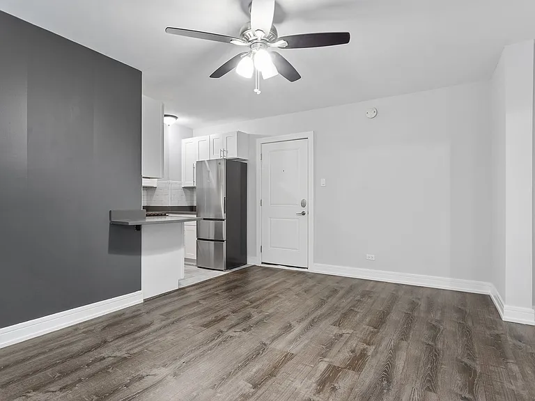 The 1521 Sherwin — Photo 6