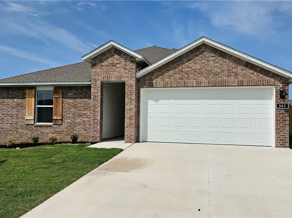 565 Nevada St, Farmington, AR 72730