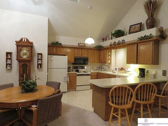 kitchen,dining area open to living room