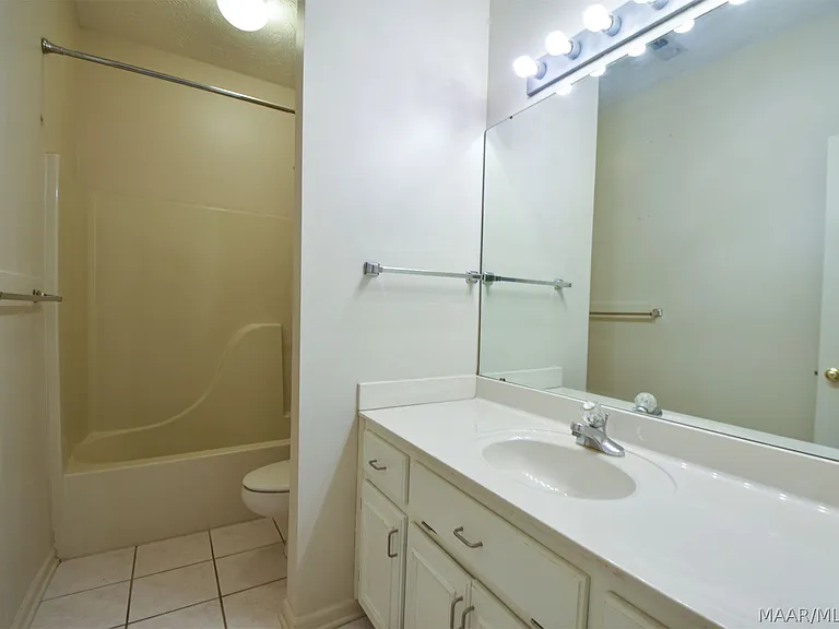 1691 Rambling Brook Ln — Photo 44