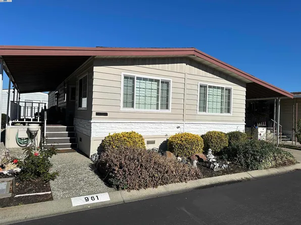 961 New England Village Dr, Hayward, CA 94544