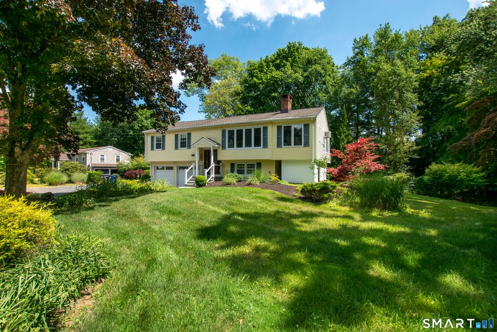 25 Olmstead Lane, Ridgefield, CT - View 2