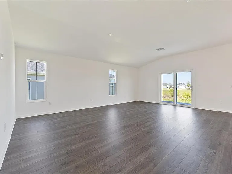 2421 Hobkirk Loop — Photo 17
