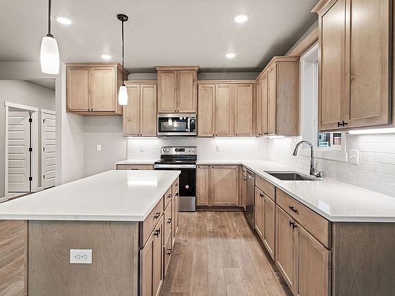 2nd image of 4711 W Junco St