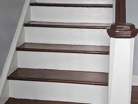 2nd image of 1119 E Price St #1