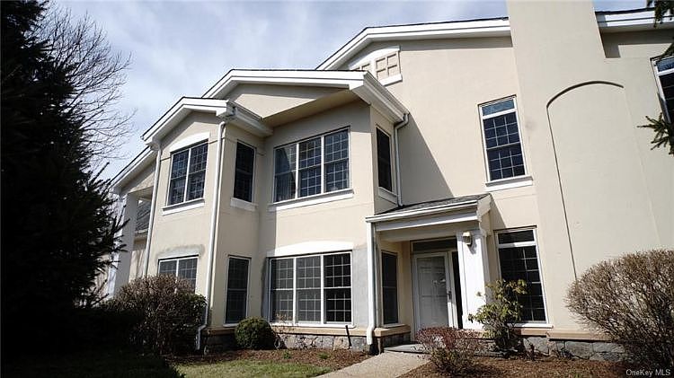 1st image of 138 Doral Greens Dr W
