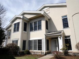 138 Doral Greens Dr W, Pt Chester, NY 10573