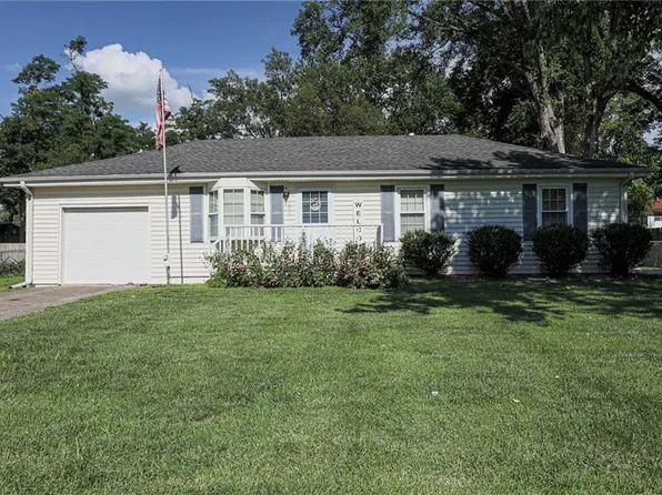 205 Hostetter St, Buckner, MO 64016