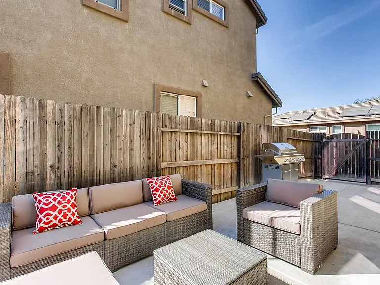 390 Caravaggio Cir — Photo 71