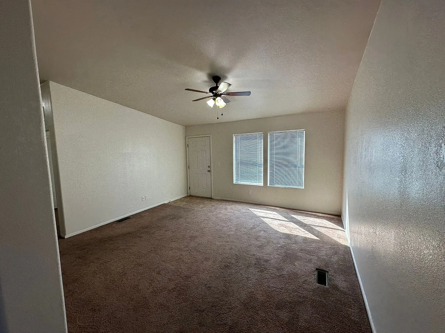 3 Bed 2 Bath Duplex — Photo 4