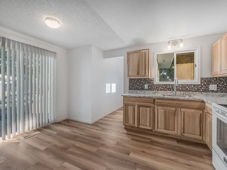 924 W Emma Ave #A — Photo 9