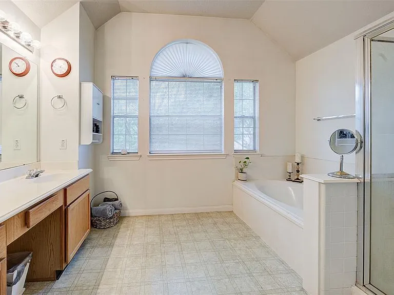 17015 Maricella Cir — Photo 16
