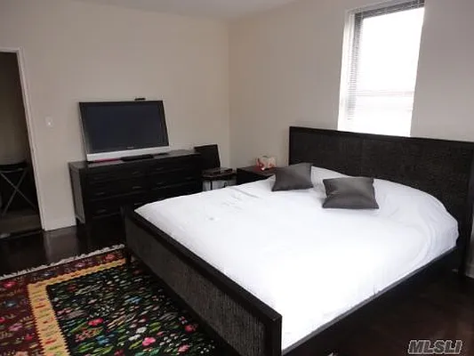 Sold by Madeleine Realty Ltd. | media 11