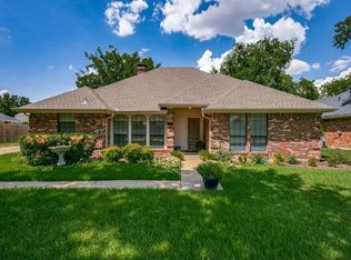 6805 Hyacinth Ln, Dallas, TX 75252