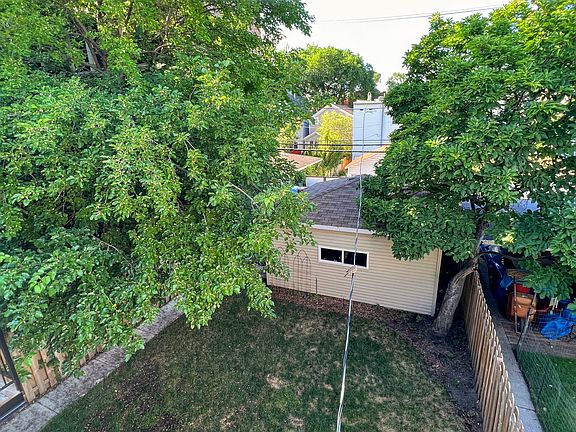 4th image of 1744 W Winnemac Ave #21