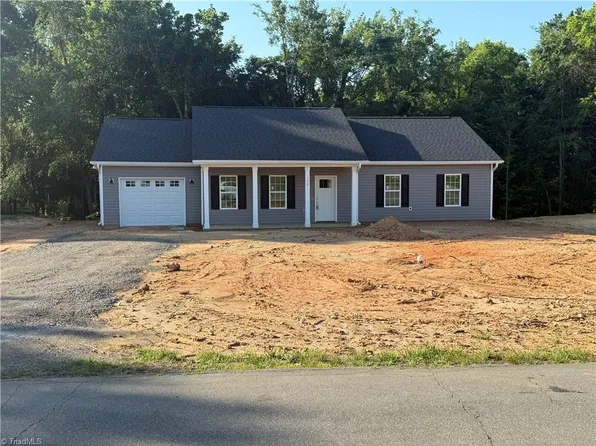 106 Meta Breeze Ln, Mocksville, NC 27028