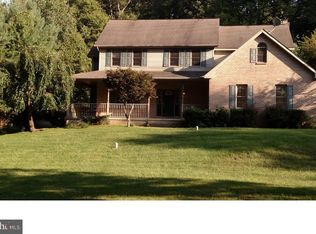 42 Ridge Dr, Fleetwood, PA 19522