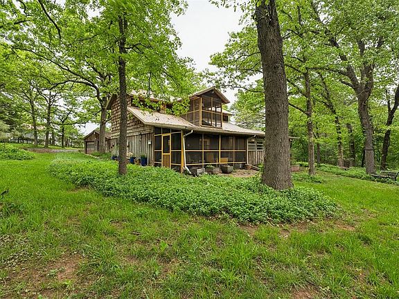 2nd image of 2725 Cabin Rd