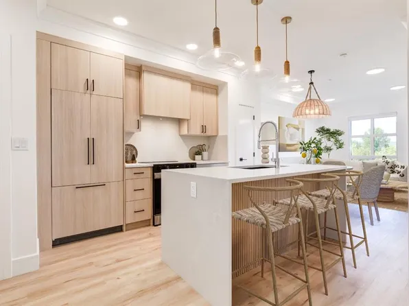 4270 S Norford Ave NW #2101, Calgary, AB T3B 6H3