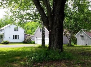 739 Middle Rd, Granville, NY 12832